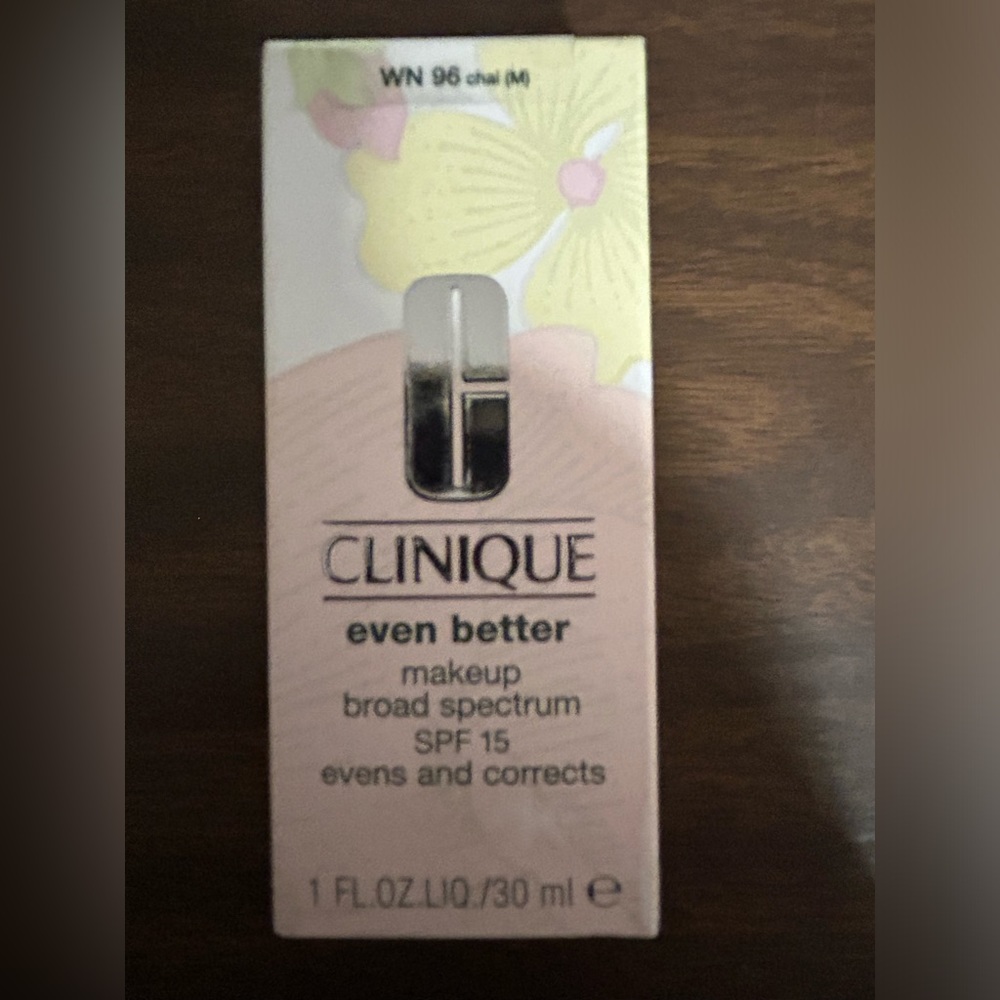 Clinique Even Better Broad Spectrum SPF makeup in WN 96 Chai.